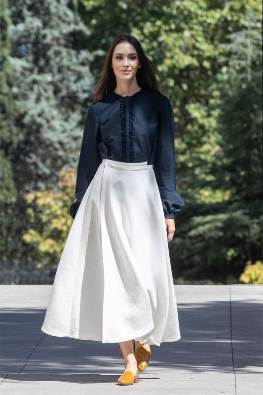 Modelo Grecia Falda de Lino Skirts Devota & Lomba 