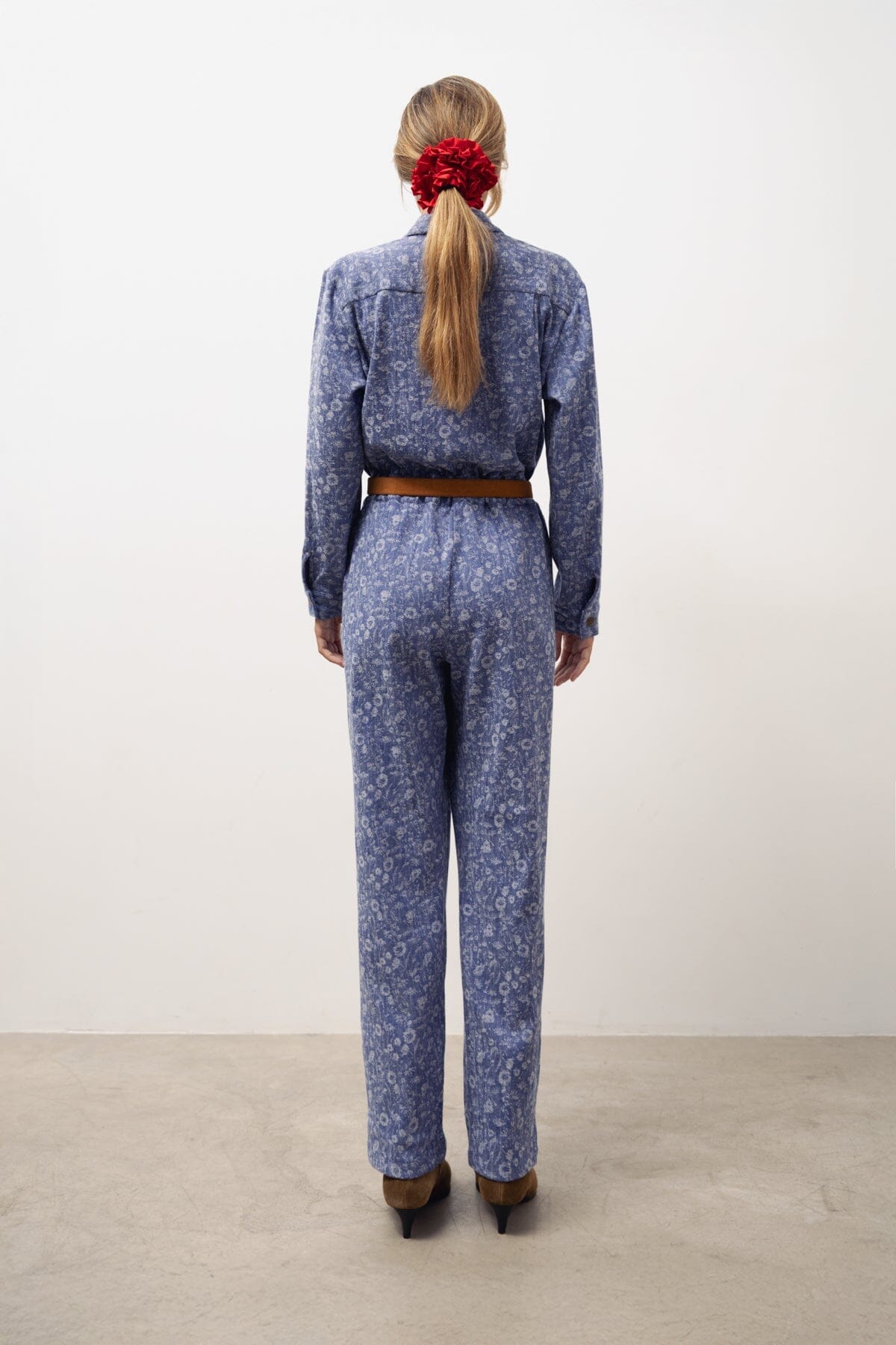 Mono Juana denim flores Monos Julise Magon 