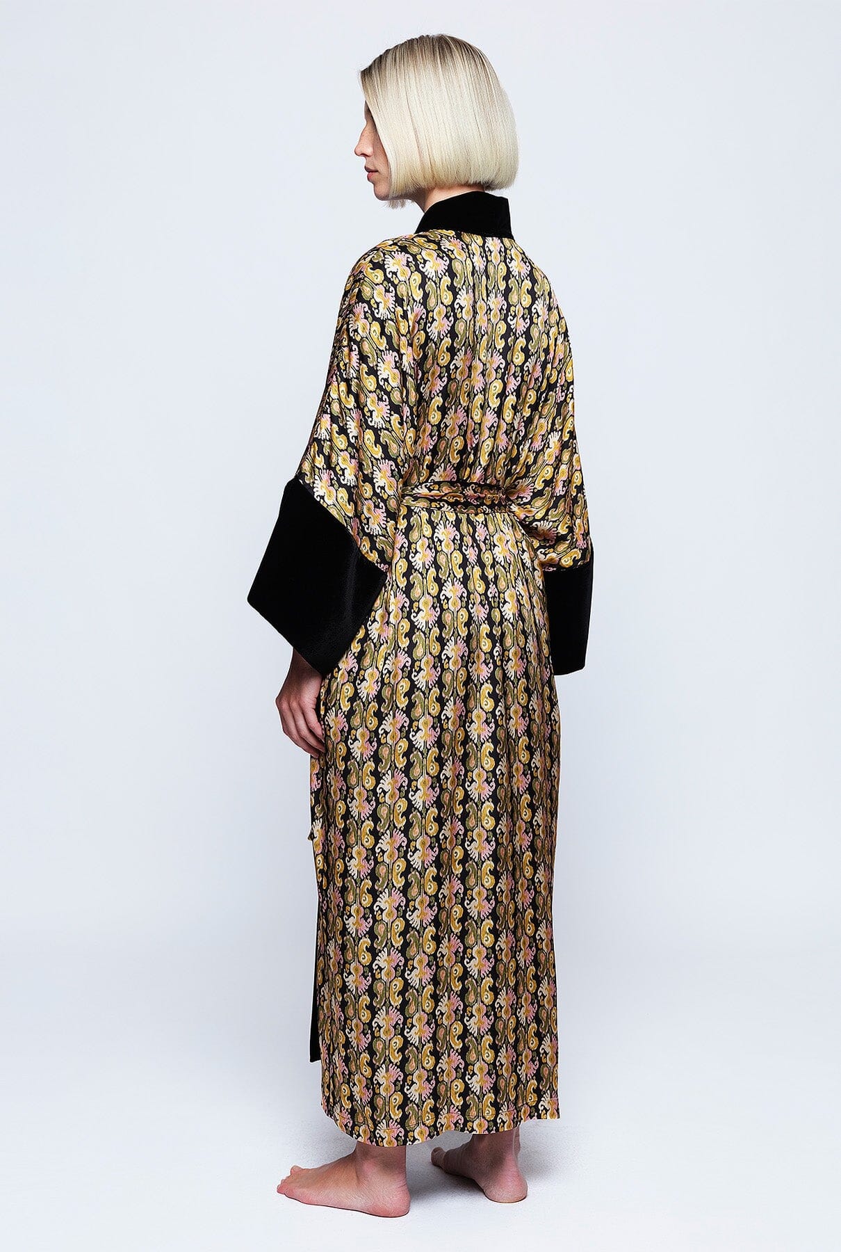 Paisley print black background kimono Sleepwear Mirto 