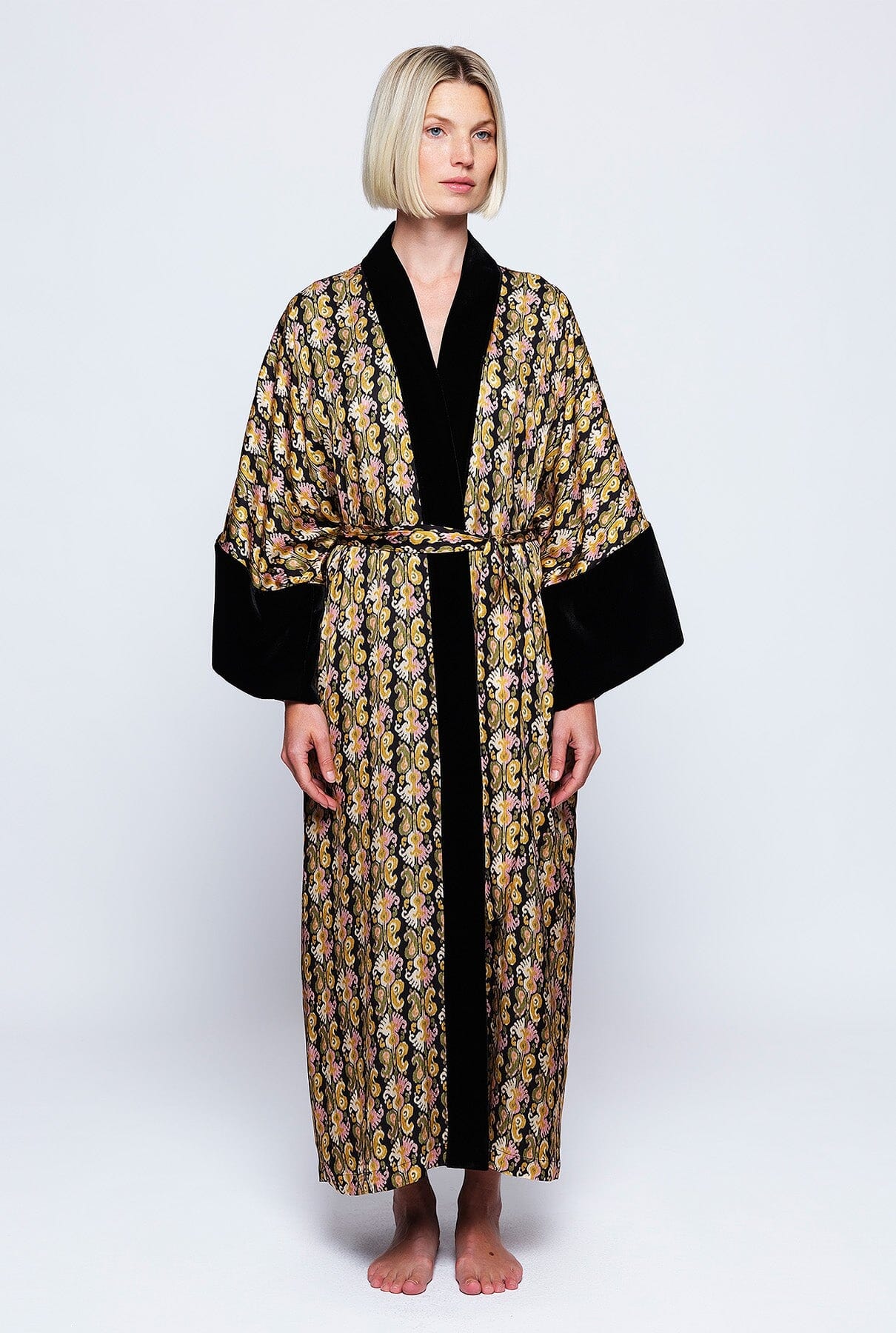 Paisley print black background kimono Sleepwear Mirto 