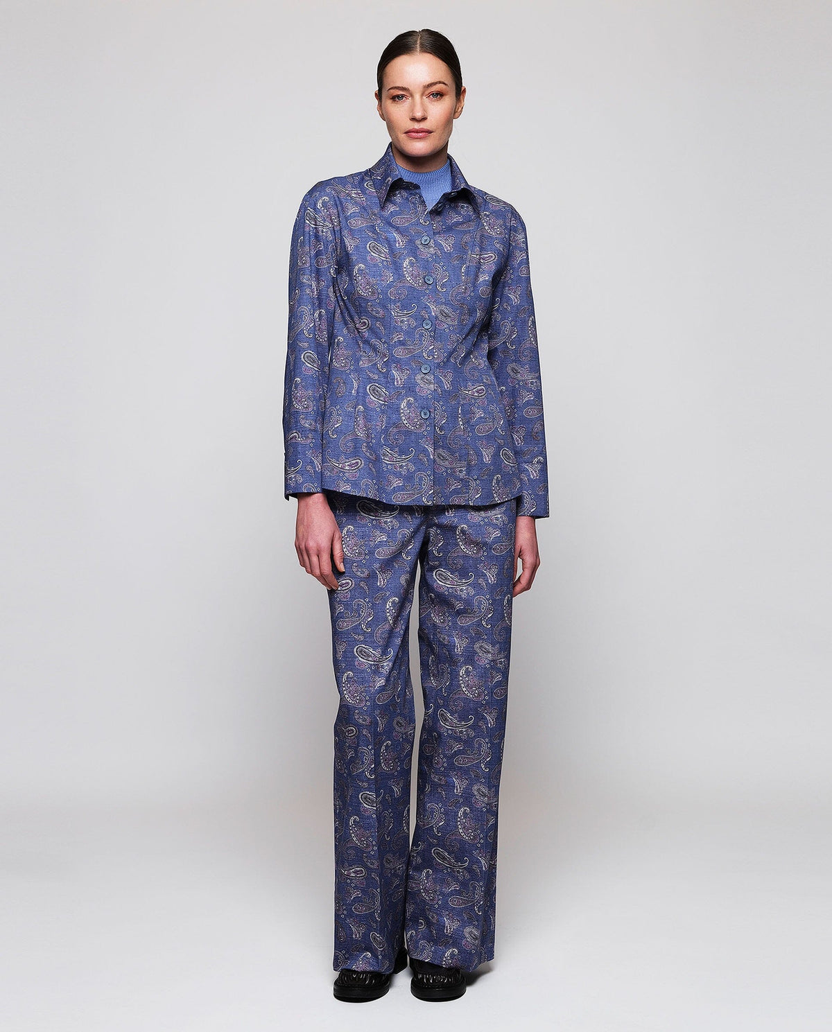 Pantalón denim estampado paisley · Mirto · vista 3