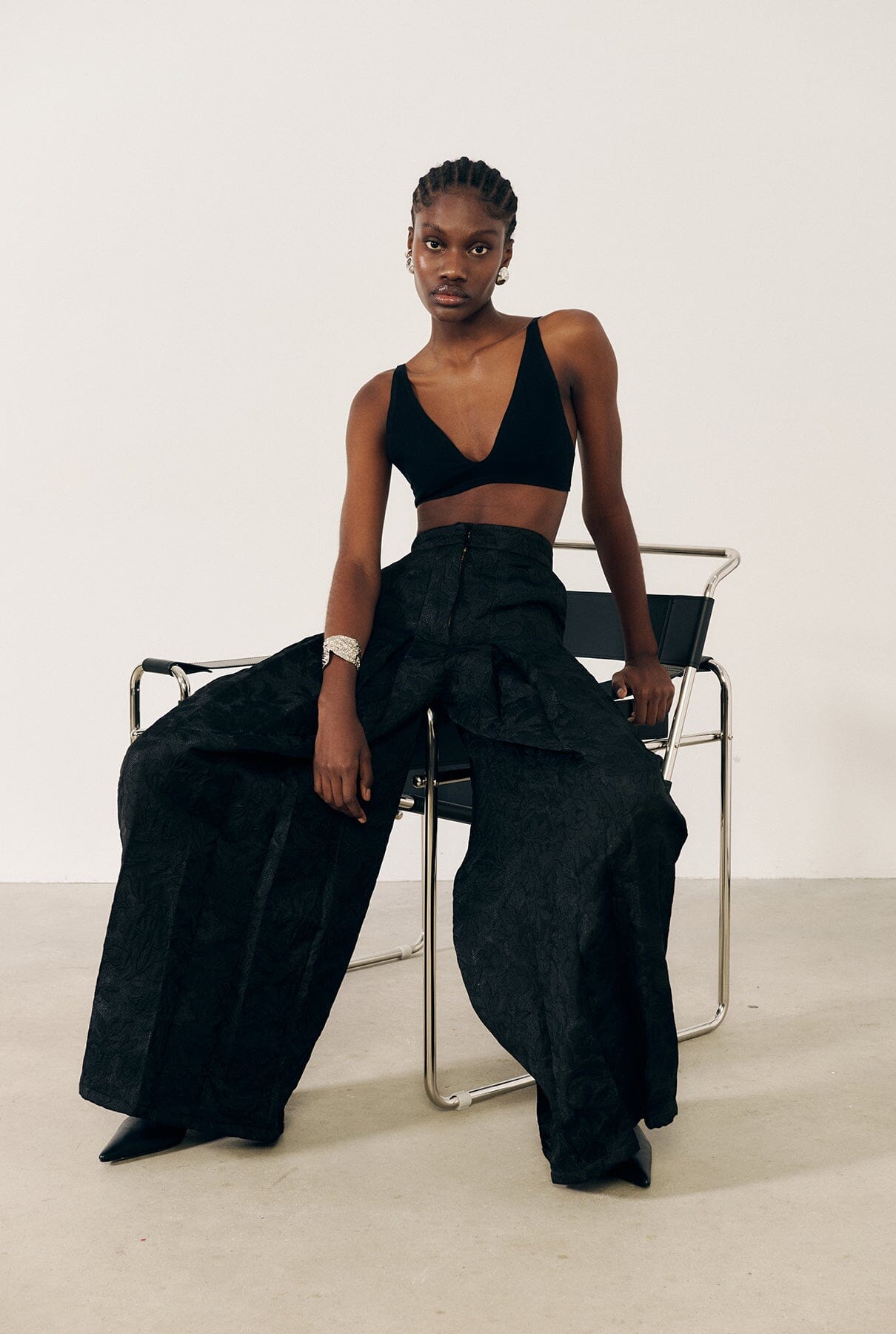 Pantalón maxi pinzas Trousers E.R.A.X. 