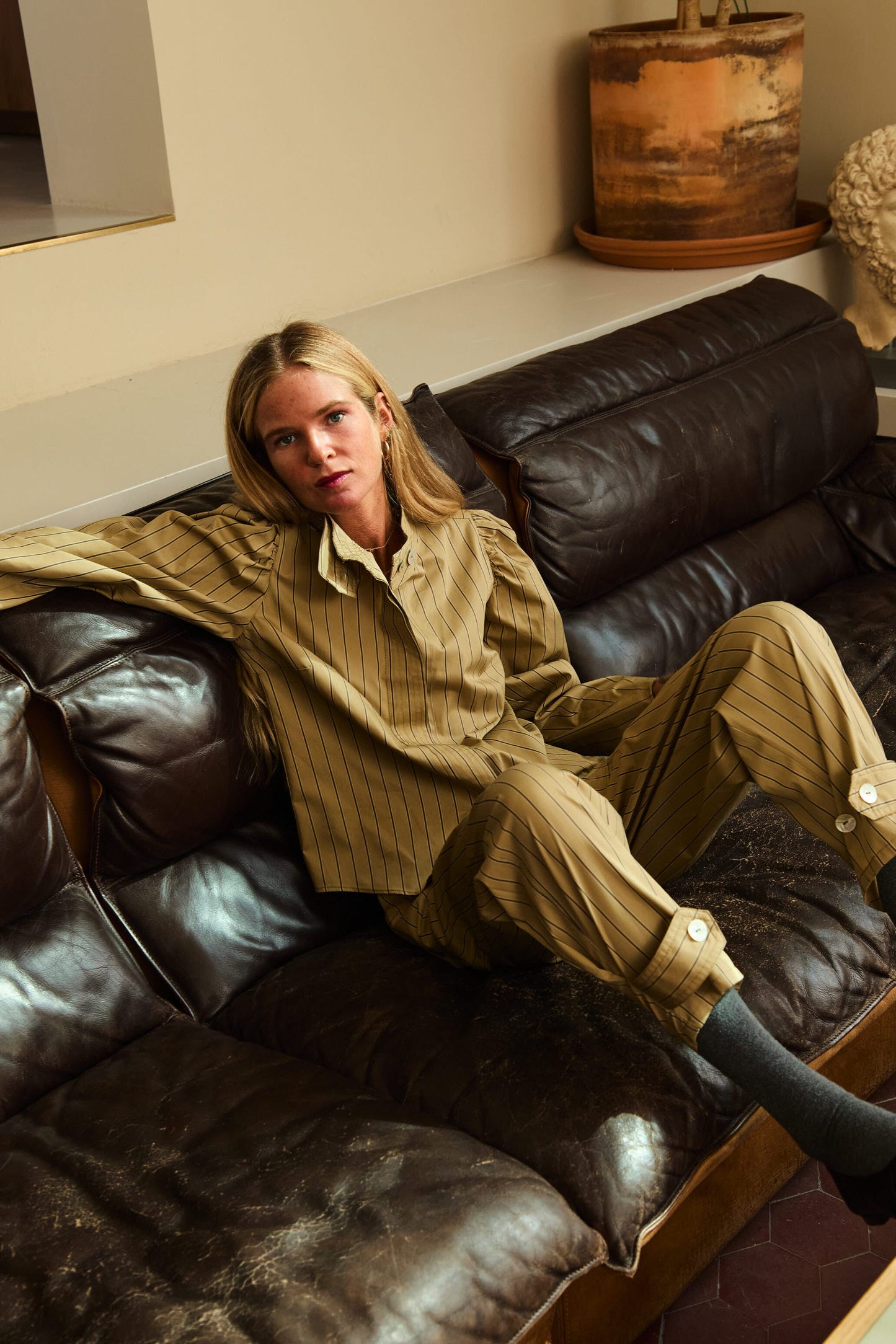 Pantalón Susurro Rayas Ecru Trousers IPA BRAND 