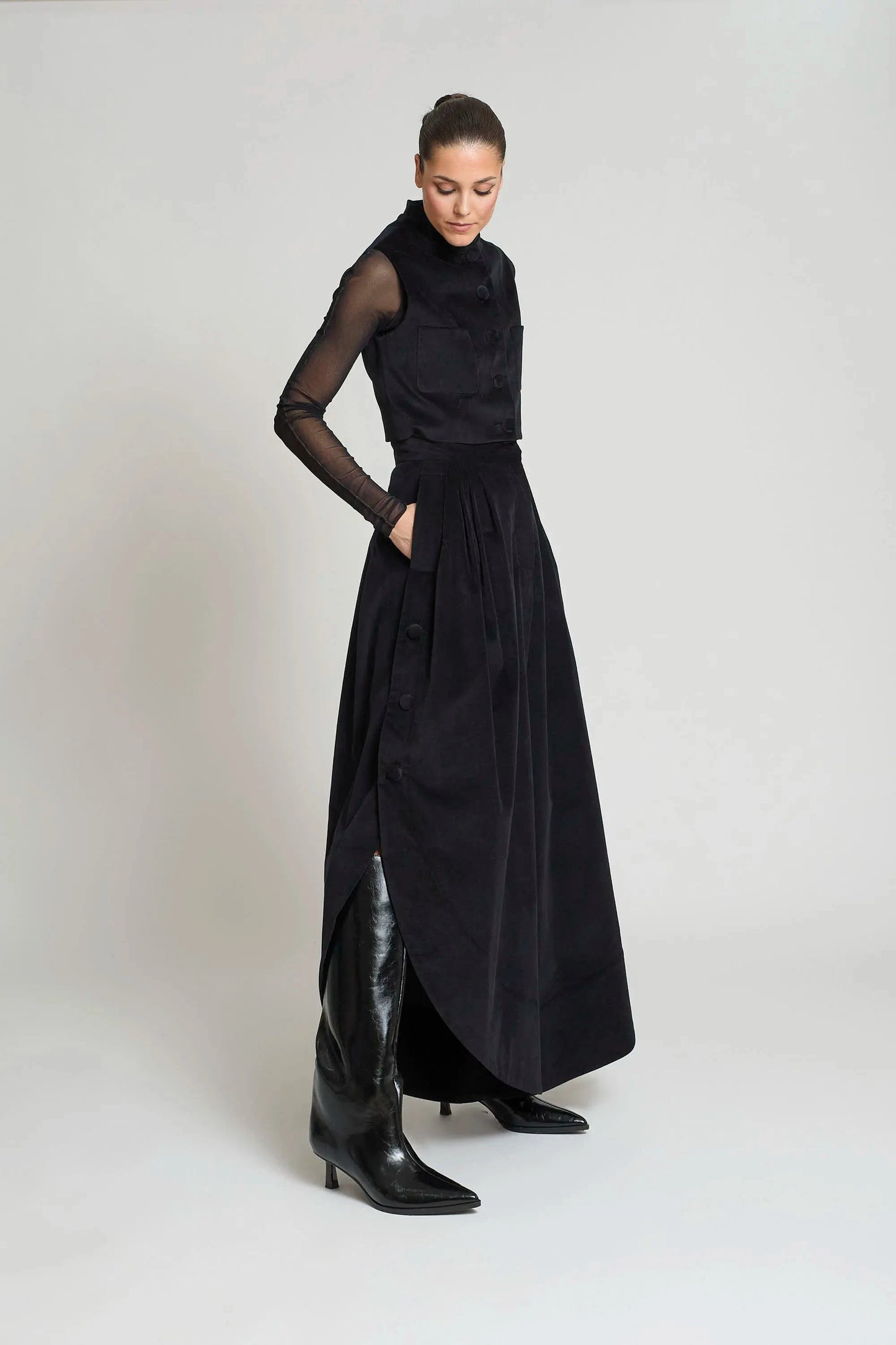 PANTALON TULIPAN NEGRO Trousers Zaitegui Studio 