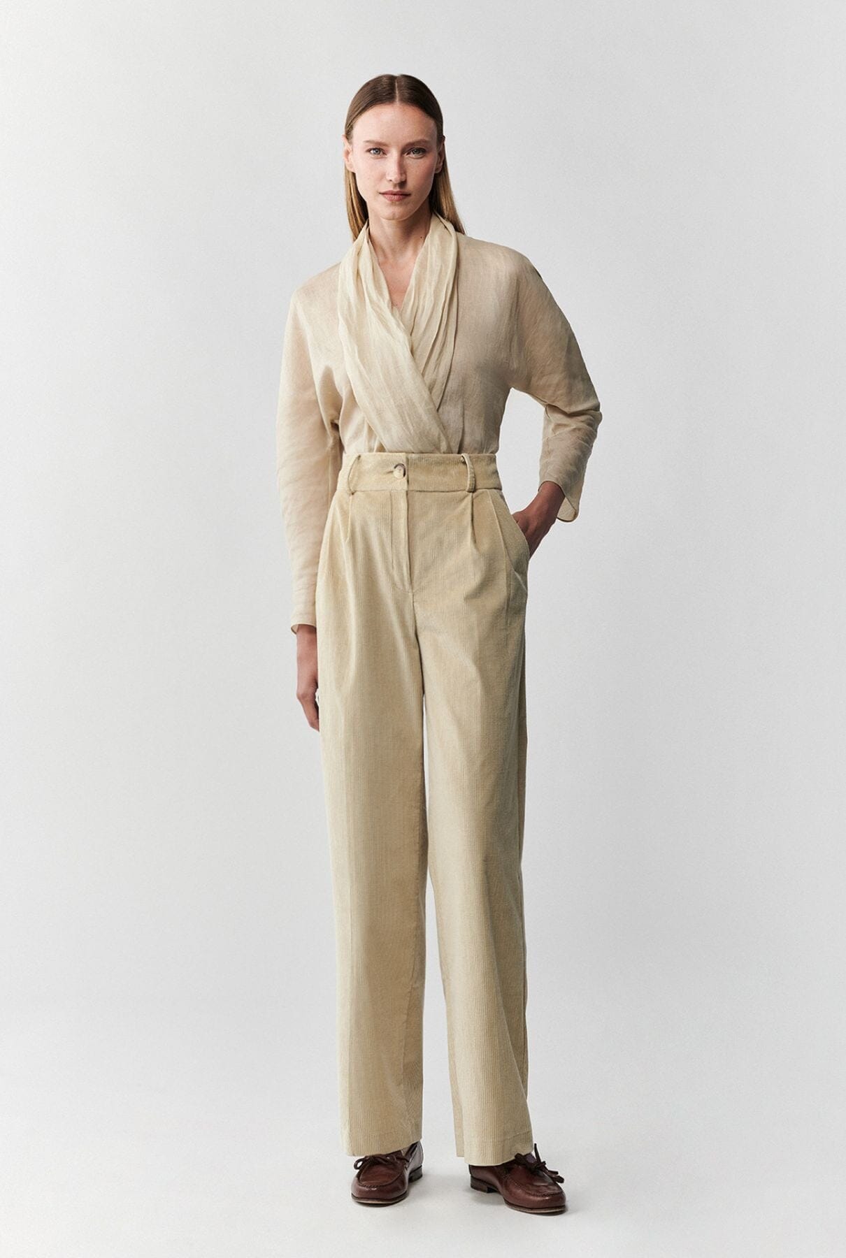 PANTALÓN WYNDA BEIGE Trousers Kolonaki 