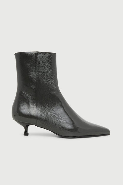 Paula Ankle Boots in Grey Patent Leather Booties AUGUSTA 