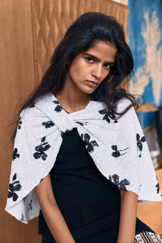 Pia Cape White Capes & shawls Laia Alen 