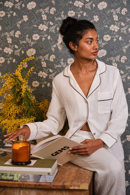 Pijama Largo Bambula Blanco con vivo marrón chocolate Pijama de mujer Vicky Bargalló 