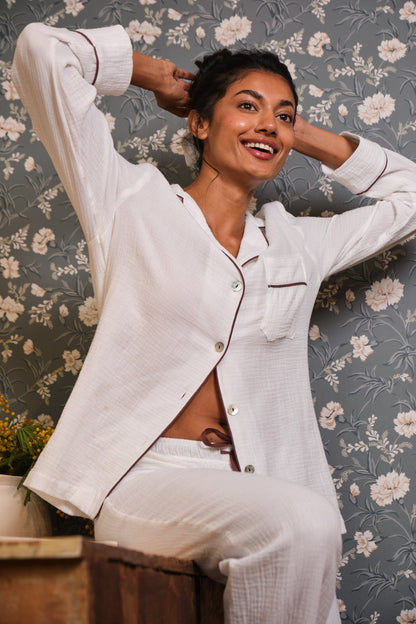 Pijama Largo Bambula Blanco con vivo marrón chocolate Pijama de mujer Vicky Bargalló 