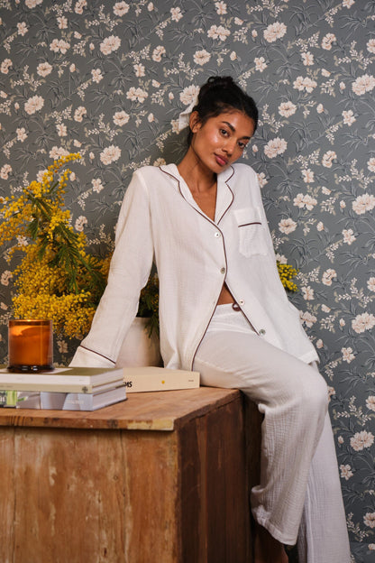 Pijama Largo Bambula Blanco con vivo marrón chocolate Pijama de mujer Vicky Bargalló 