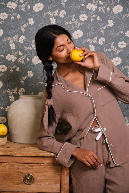 Pijama Largo Bambula Marrón topo Pijama de mujer Vicky Bargalló 