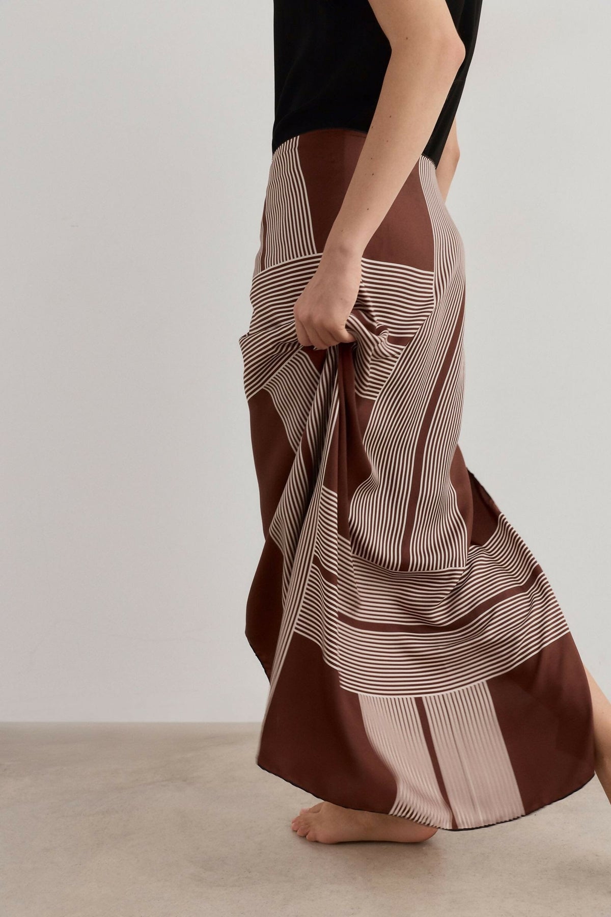 PRE ORDER | WEAVE SCARF 90 CHOCOLATE Foulards & Scarves Van Hise 
