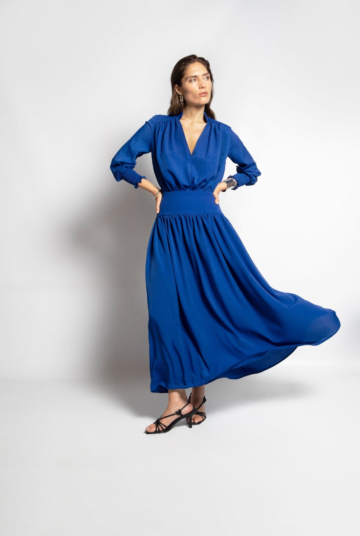 PREORDER Vestido Beatriz Azul Klein Dresses Galcon Studio 