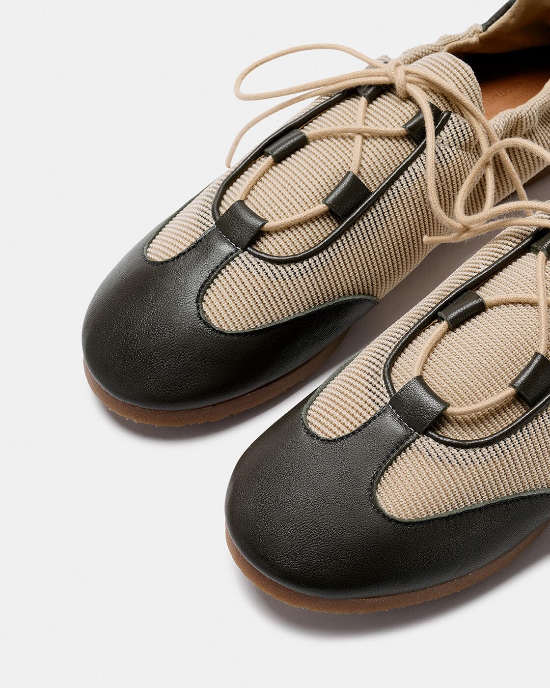 RALUCA OLIVA MALLA Wedges Naguisa 