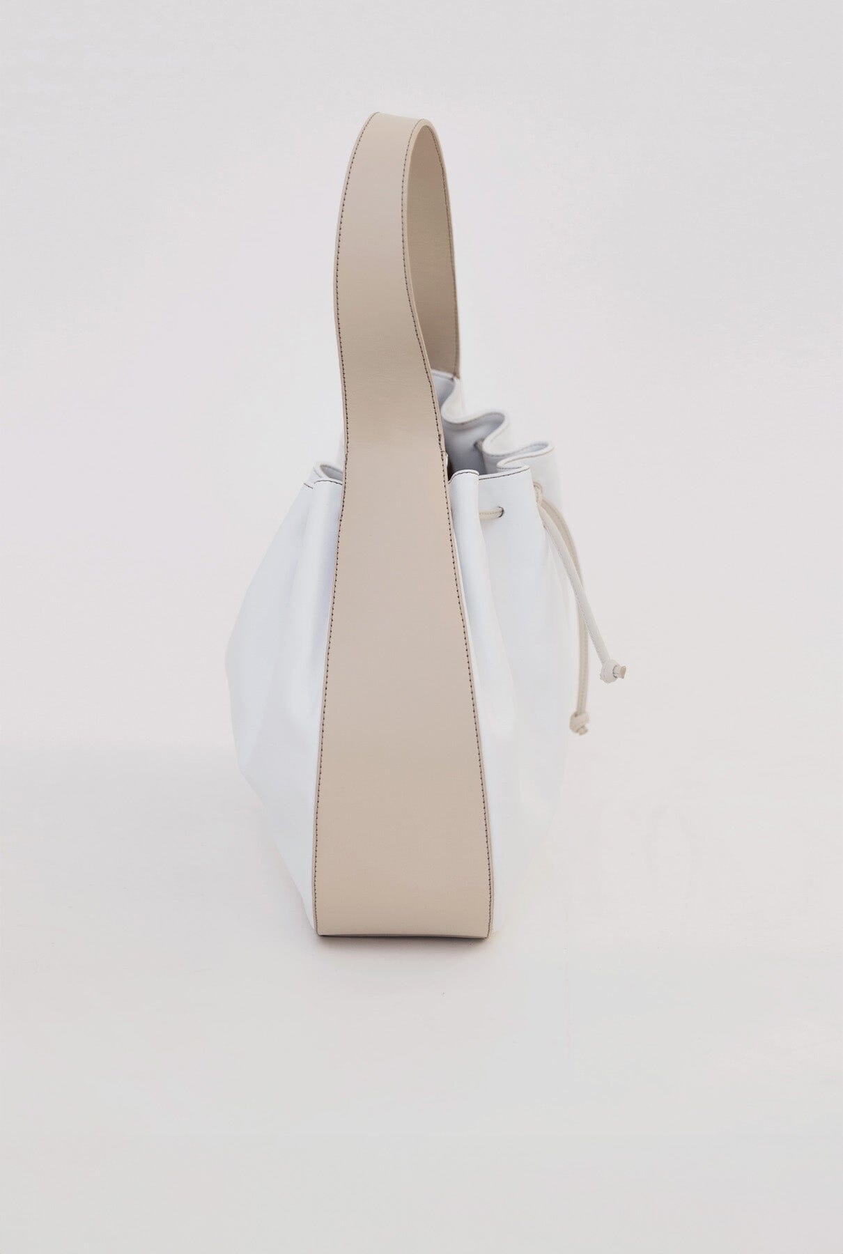 Sac Leather Bag White Shoulder bags The Villã Concept 