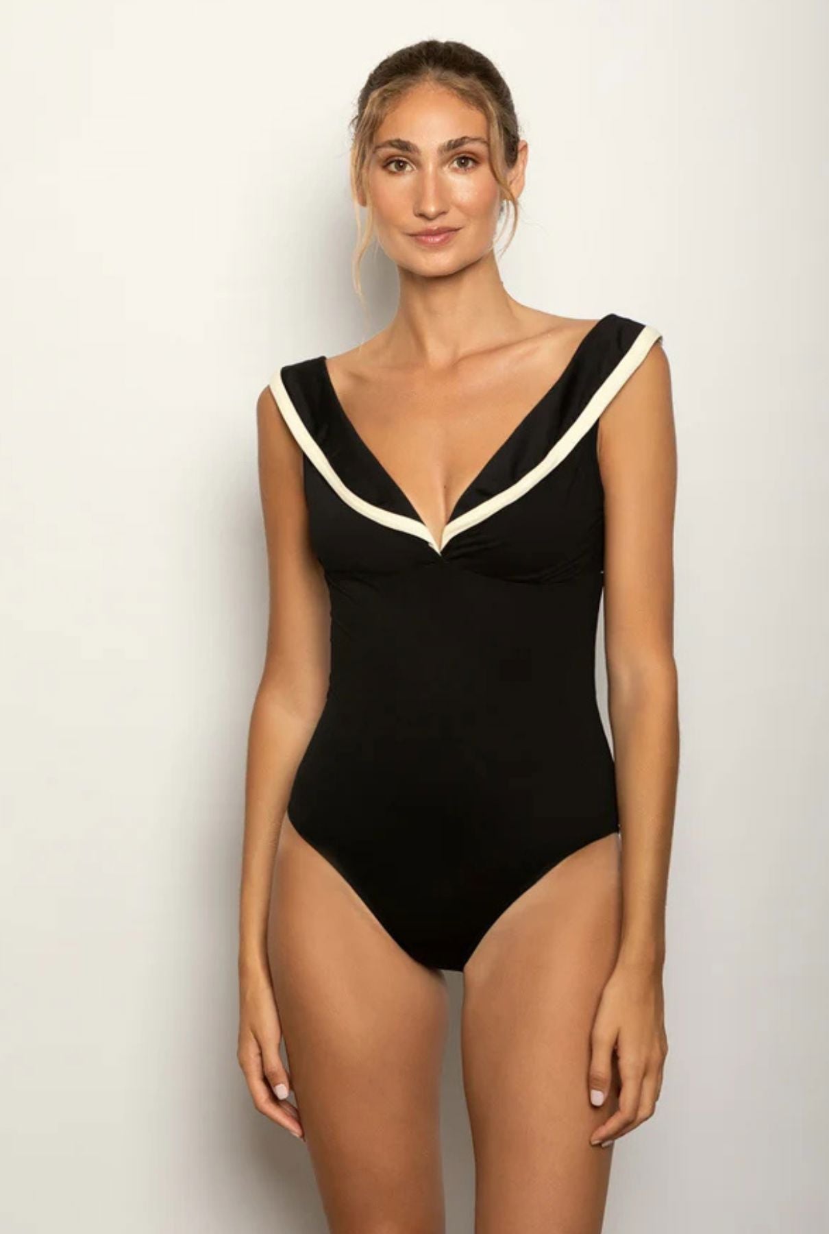 Saint Tropez Maillot Negro Swimwear Laura Vecino 
