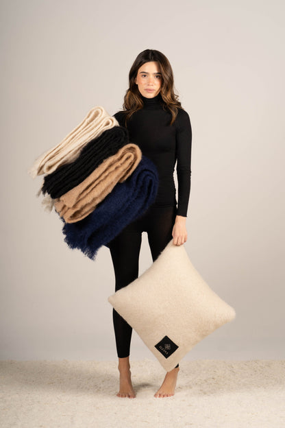 Set Cojín y Manta Cushions ELEVAA 