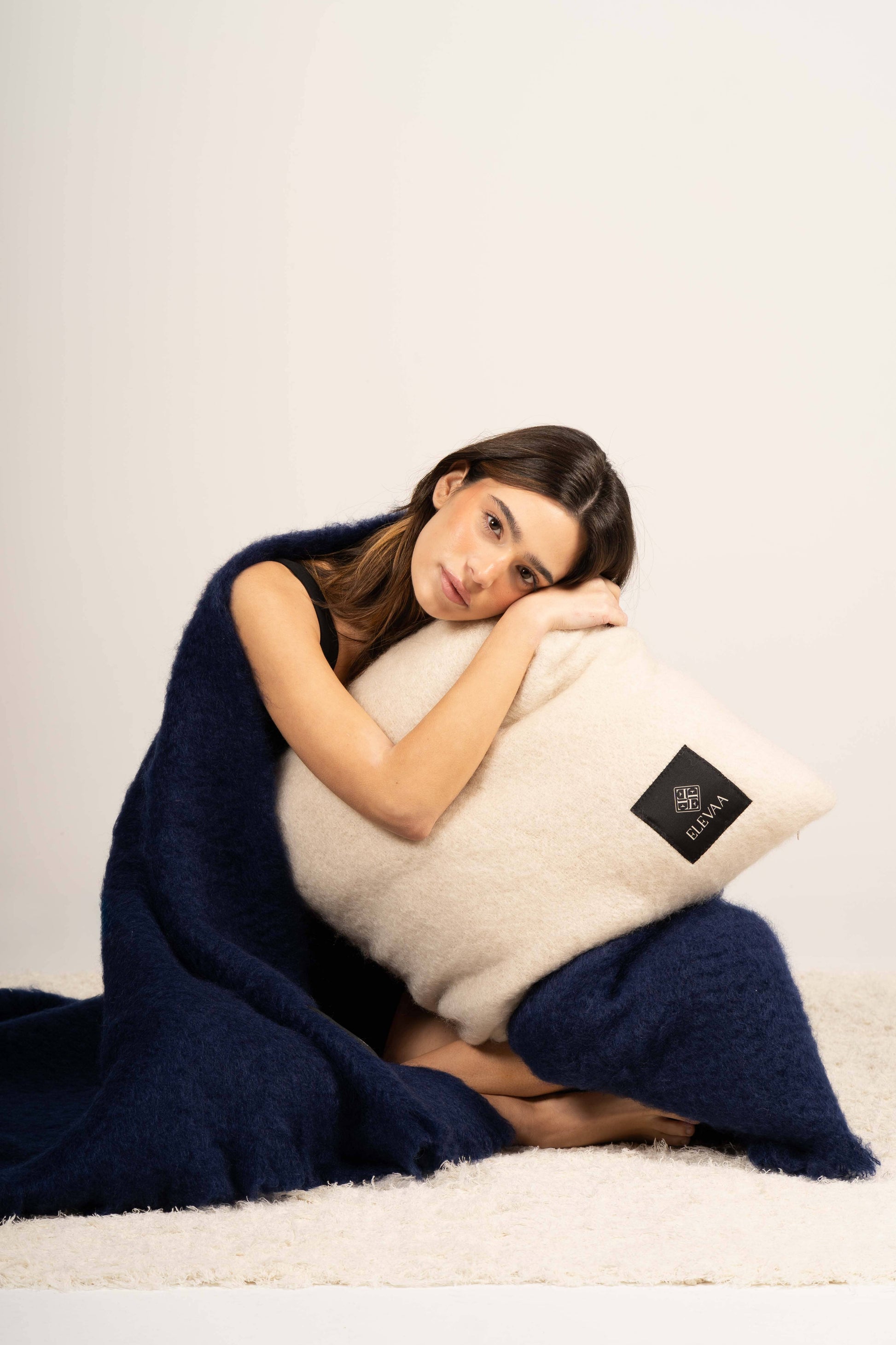 Set Cojín y Manta Cushions ELEVAA 