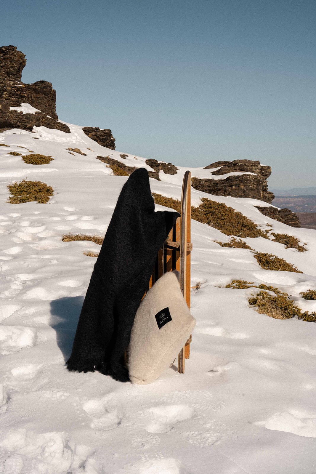 Set Cojín y Manta Cushions ELEVAA 