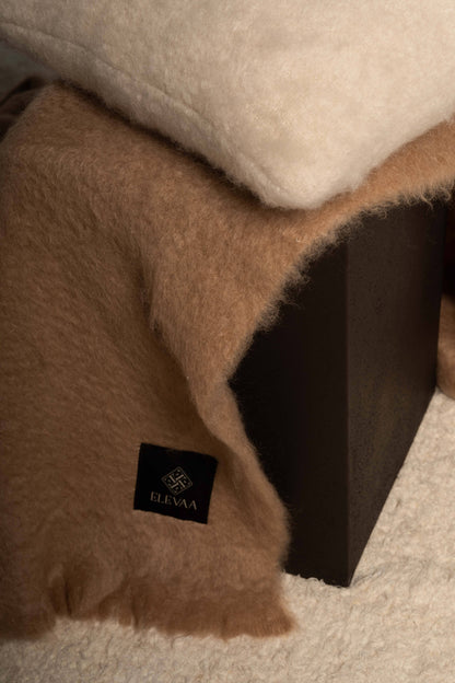 Set Cojín y Manta Cushions ELEVAA 