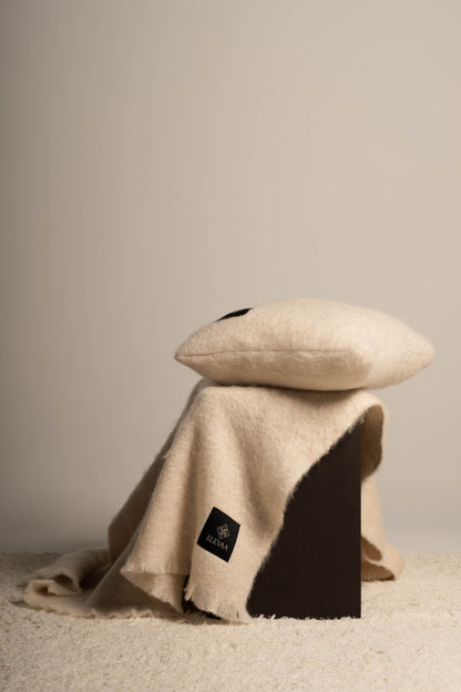 Set Cojín y Manta Cushions ELEVAA Natural Beige 