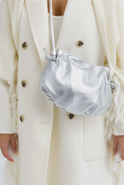 ⁠SHELL BAG: RE-EDITED SILVER Shoulder bags The Villã Concept 