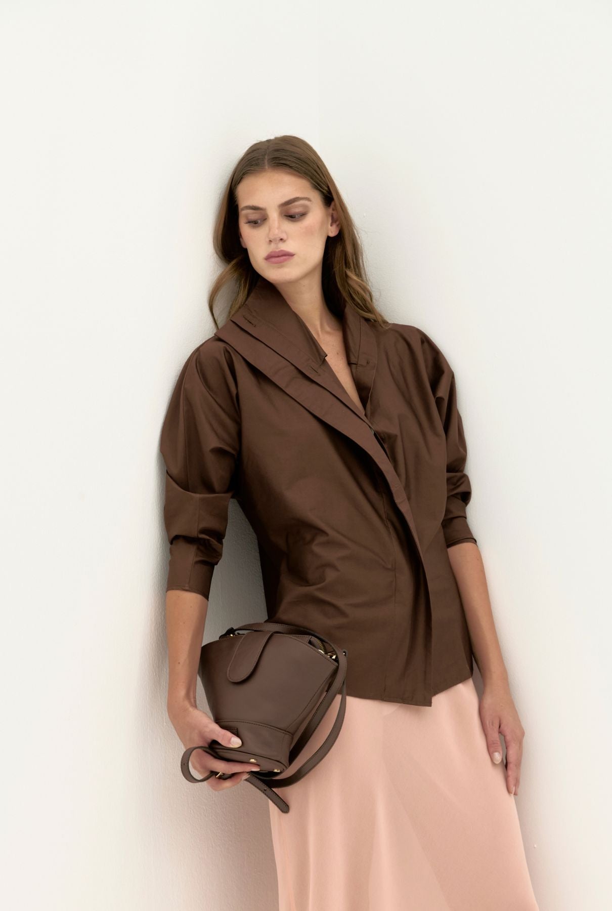 Side-closure shirt in chocolate brown Shirts & blouses Iki Essentials 