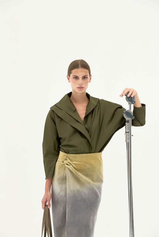 Side-closure shirt in leaf green Shirts & blouses Iki Essentials 