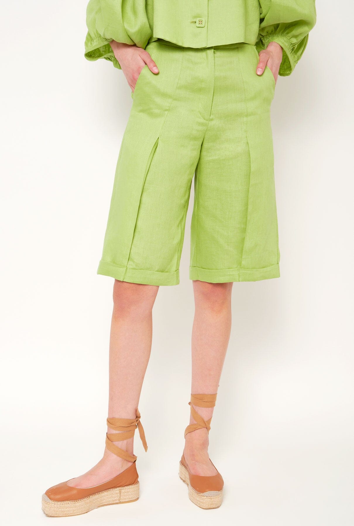 Sola Linen Bermuda - Green Trousers Diddo Madrid 