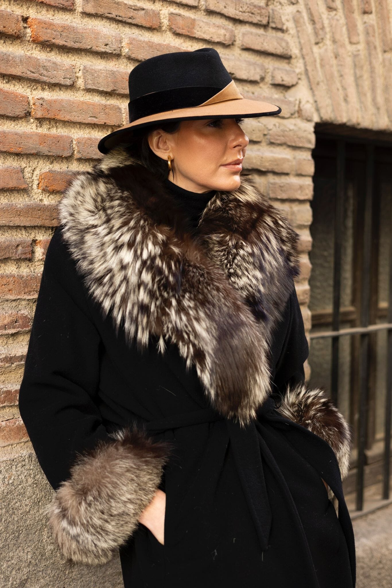 Sombrero Ala 8 Bicolor Negro y Camel Hats Alexia Alvarez de Toledo 