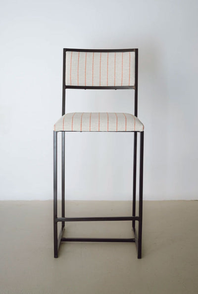 Taburete alto negro · Be Water Home