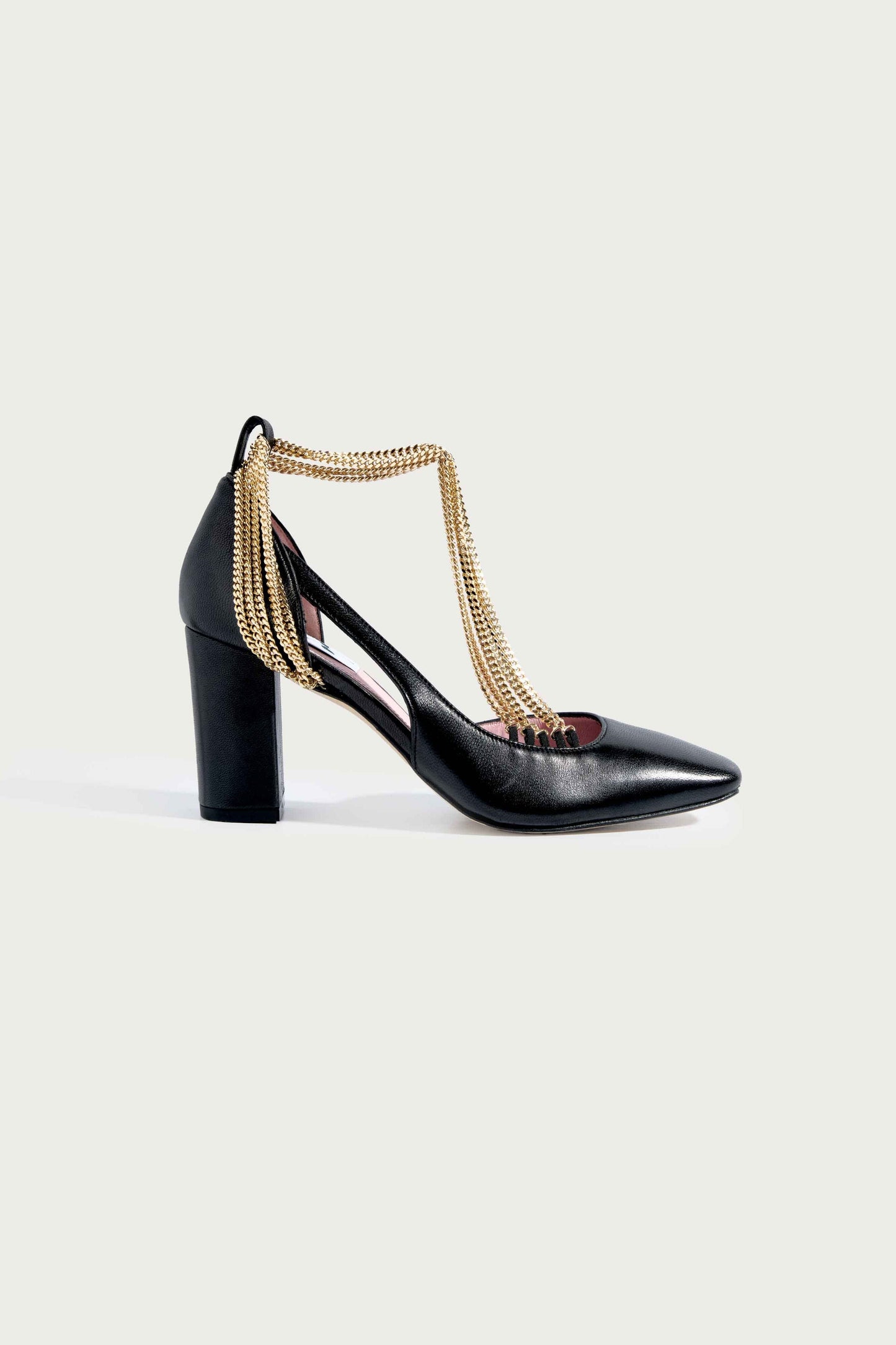 Tacones Altos Negros de Cadenas Heels Ynes Suelves 