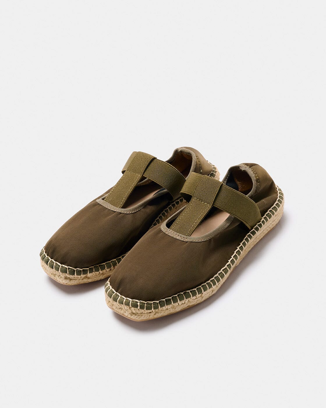 TAGARNINA OLIVA Wedges Naguisa 