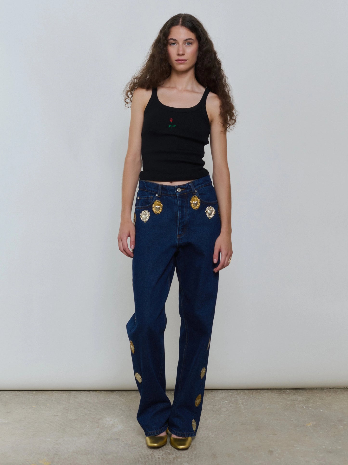tank top negro clasico Tops and Blouses Ynes Suelves 