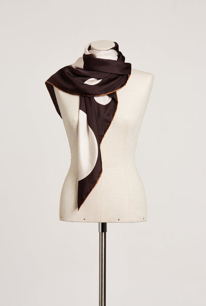 The Candela Scarf wrap / chocolate Foulards & Scarves Van Hise 