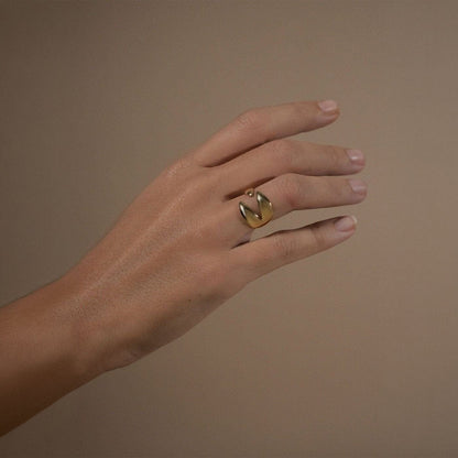 The hook ring Rings Crusset 