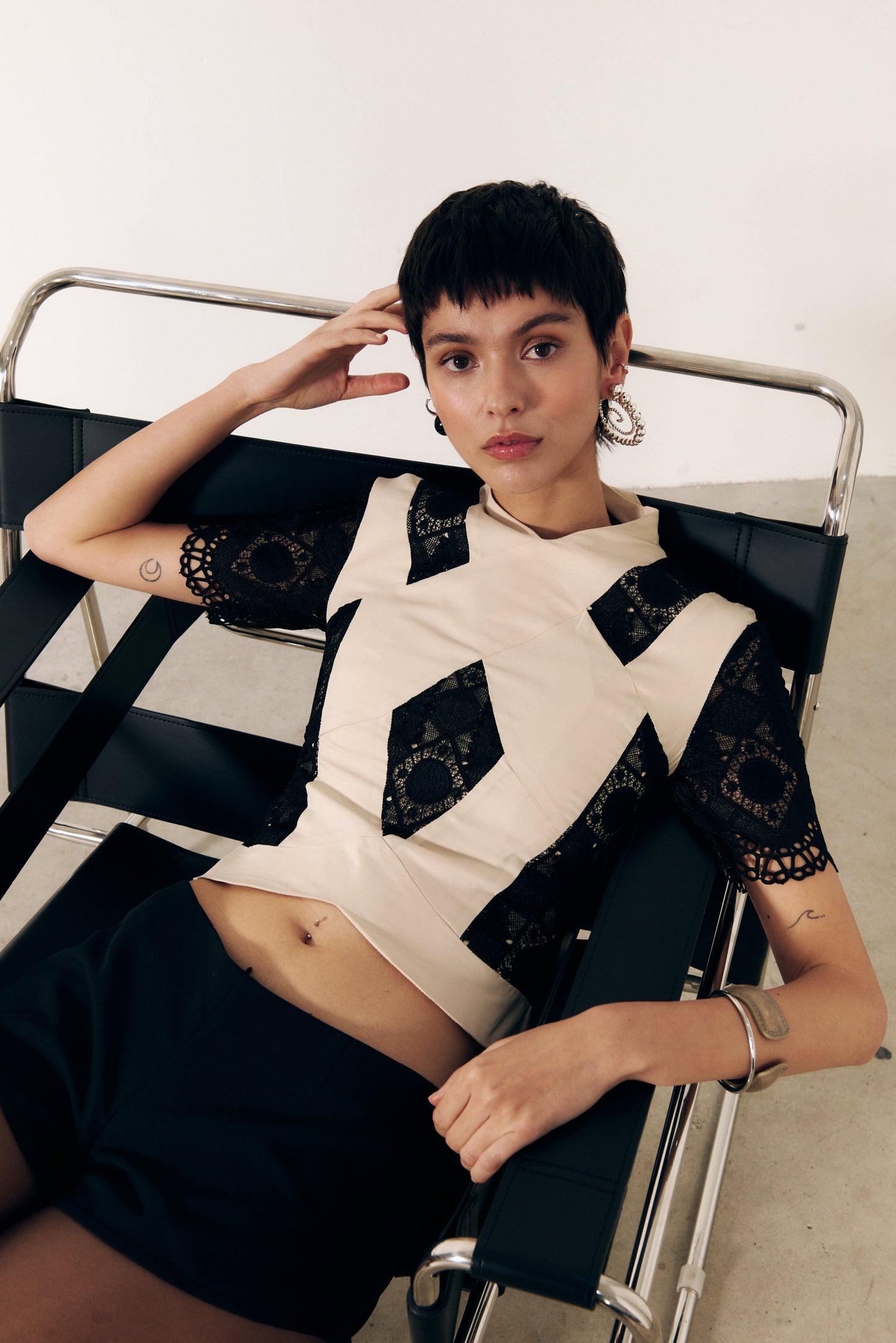 Top cortes étnico beige PRE-ORDER Shirts & Tops E.R.A.X. 