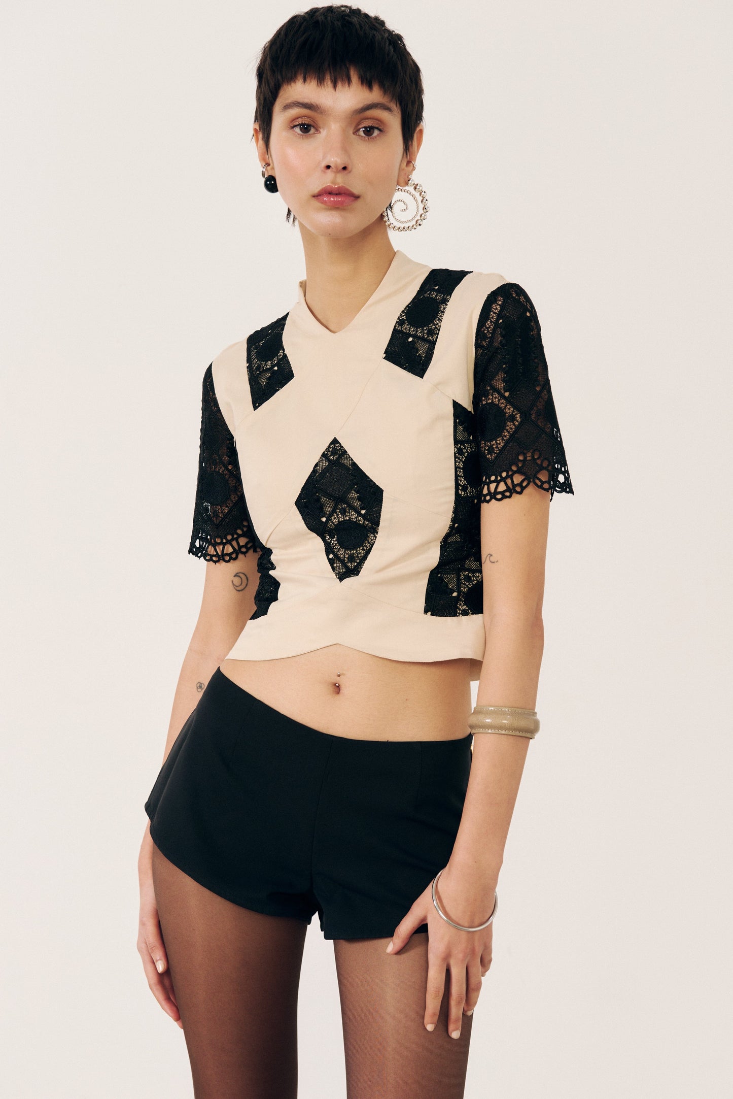 Top cortes étnico beige PRE-ORDER Shirts & Tops E.R.A.X. 