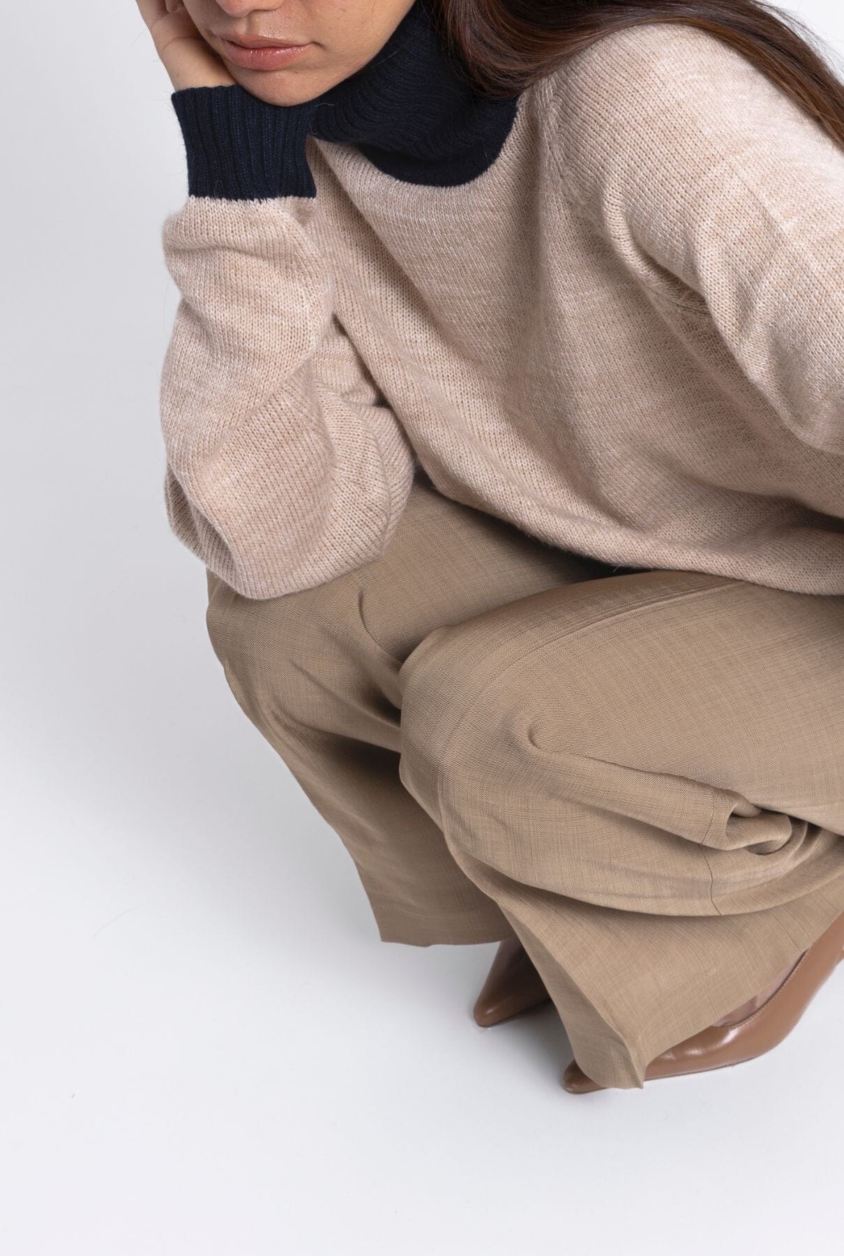 TURTLE NECK SWEATER: CAMEL & NAVY Sweaters The Villã Concept 