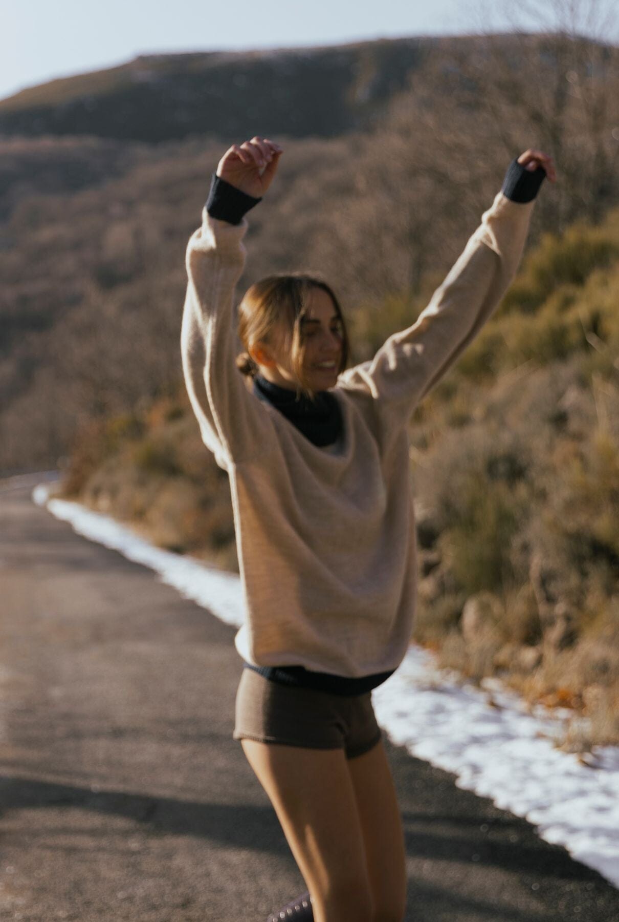 TURTLE NECK SWEATER: CAMEL & NAVY Sweaters The Villã Concept 