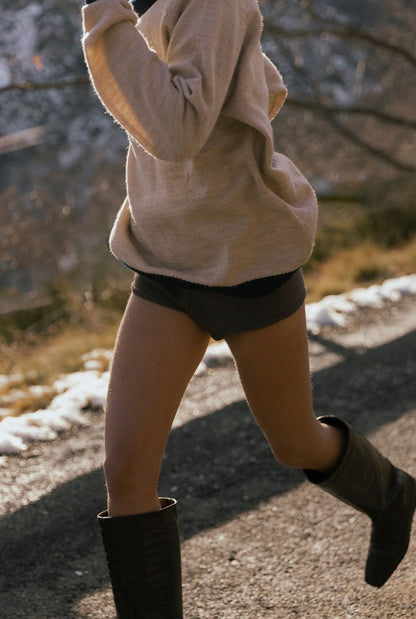 TURTLE NECK SWEATER: CAMEL & NAVY Sweaters The Villã Concept 