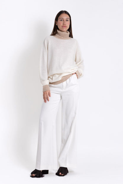 TURTLE NECK SWEATER: OFF WHITE & CAMEL Sweaters The Villã Concept 