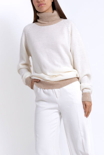 TURTLE NECK SWEATER: OFF WHITE & CAMEL Sweaters The Villã Concept 