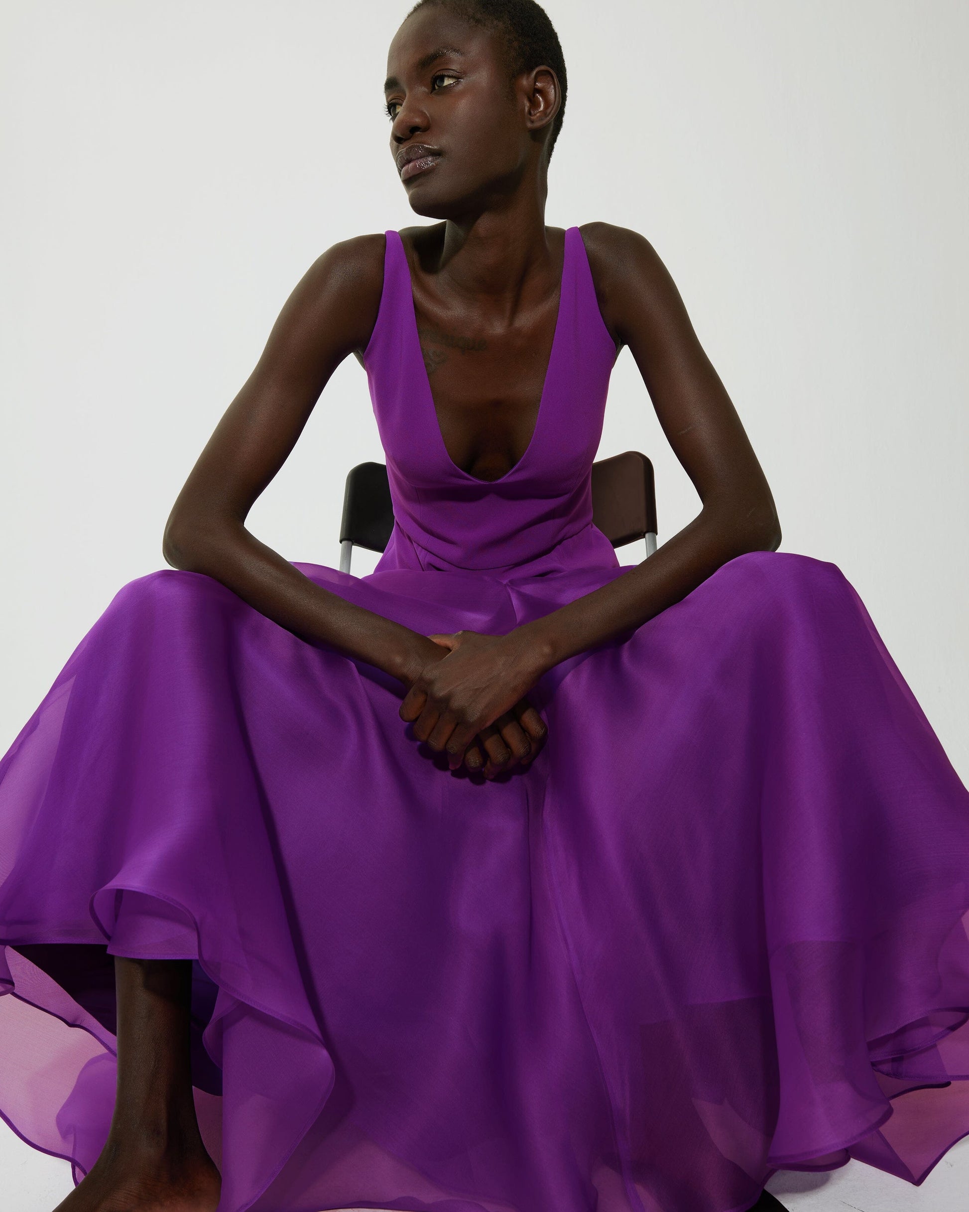 V-neck dress with godets Dresses Tot-Hom 