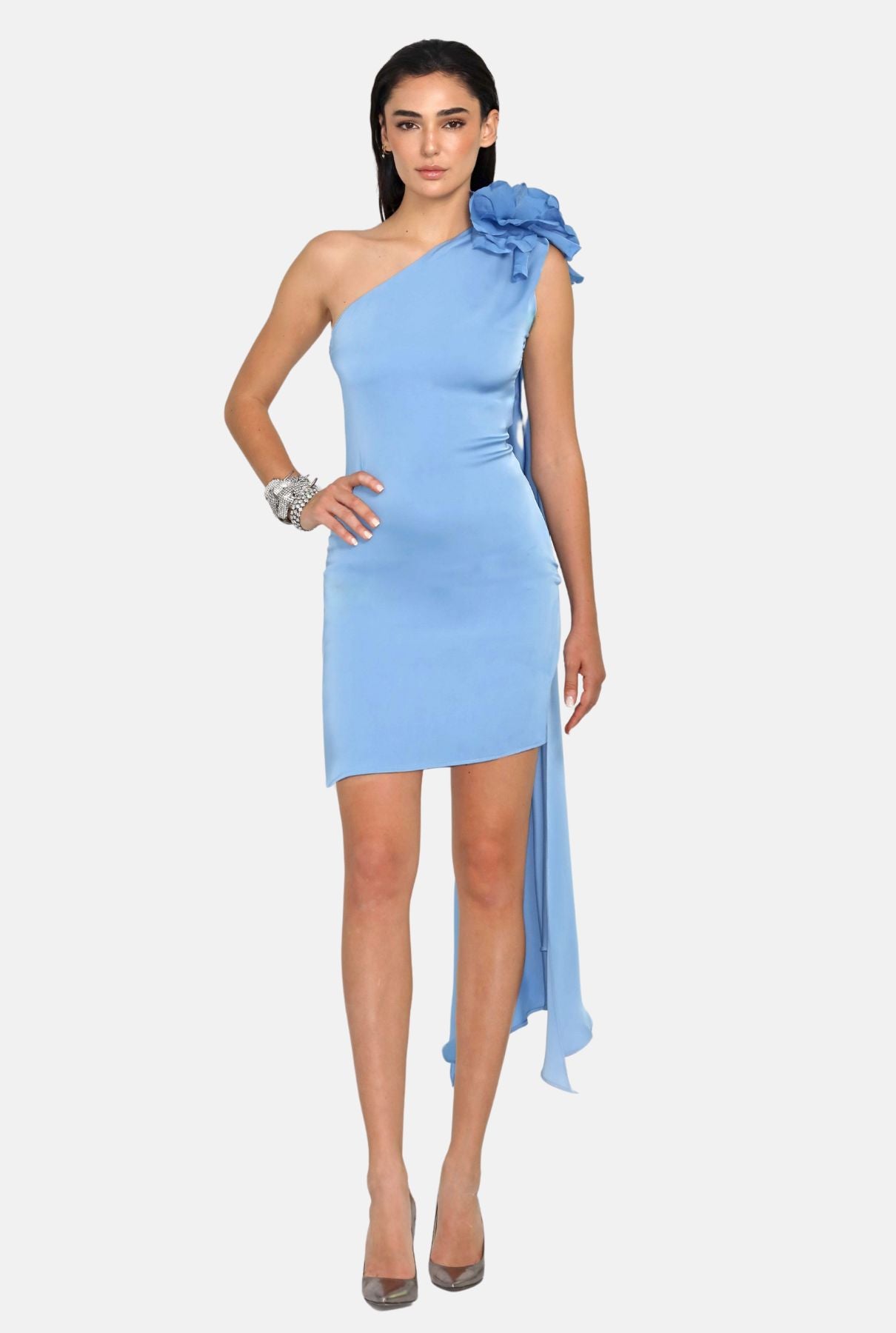 VESTIDO ASIMETRICO CORTO CON FLOR ARTESANAL Dresses Malne 