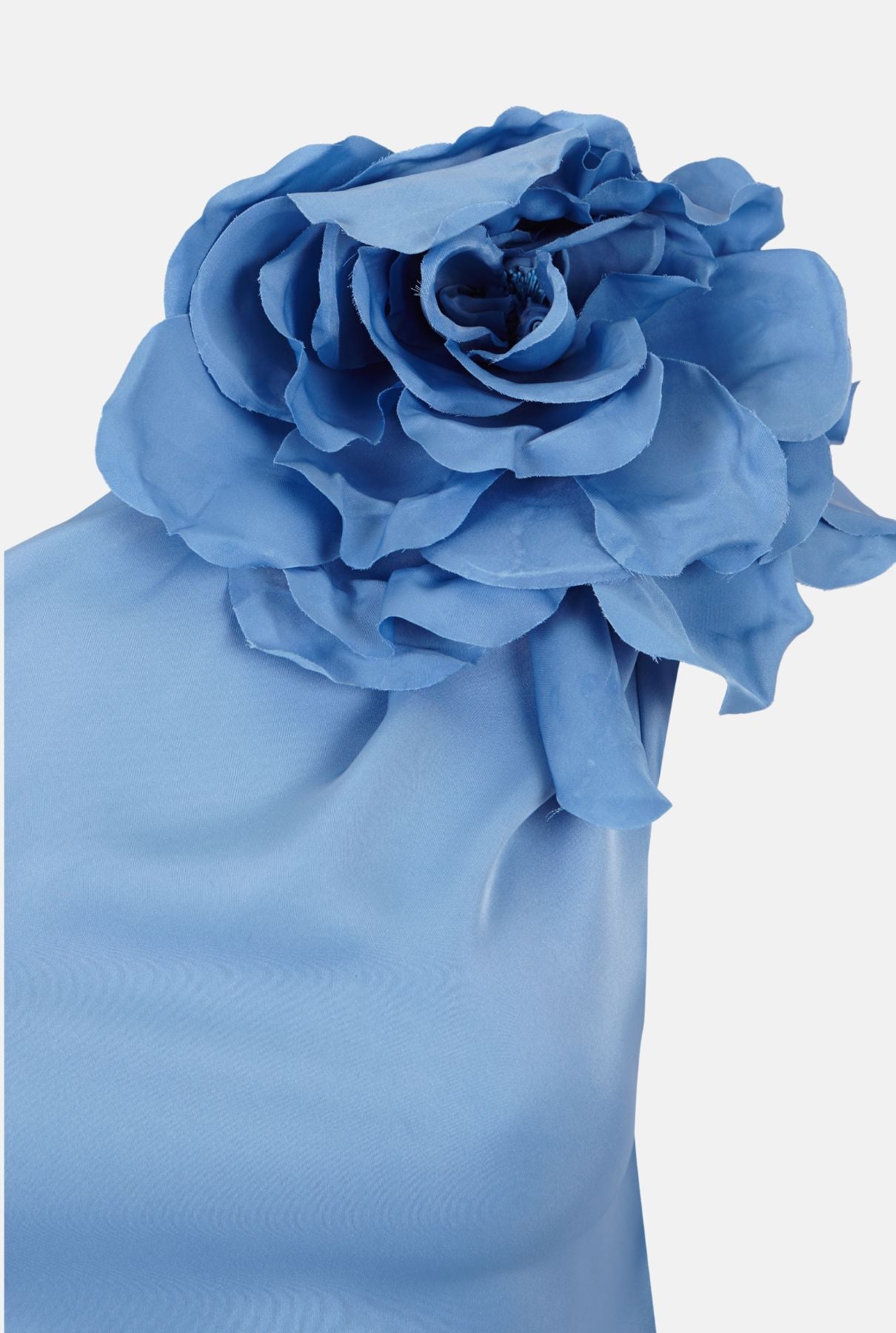 VESTIDO ASIMETRICO CORTO CON FLOR ARTESANAL Dresses Malne 