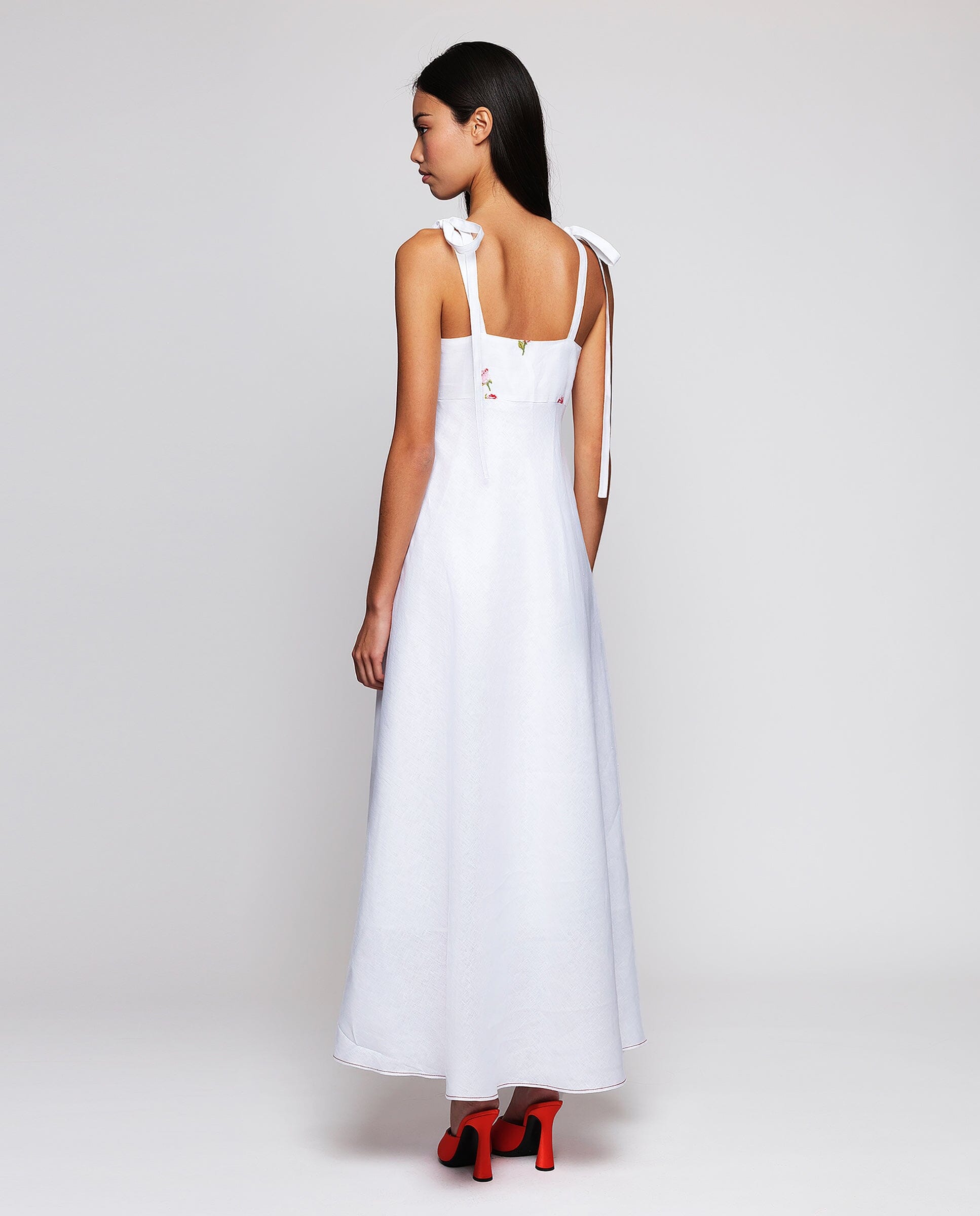 Vestido blanco bordado floral de lino Dresses Mirto 