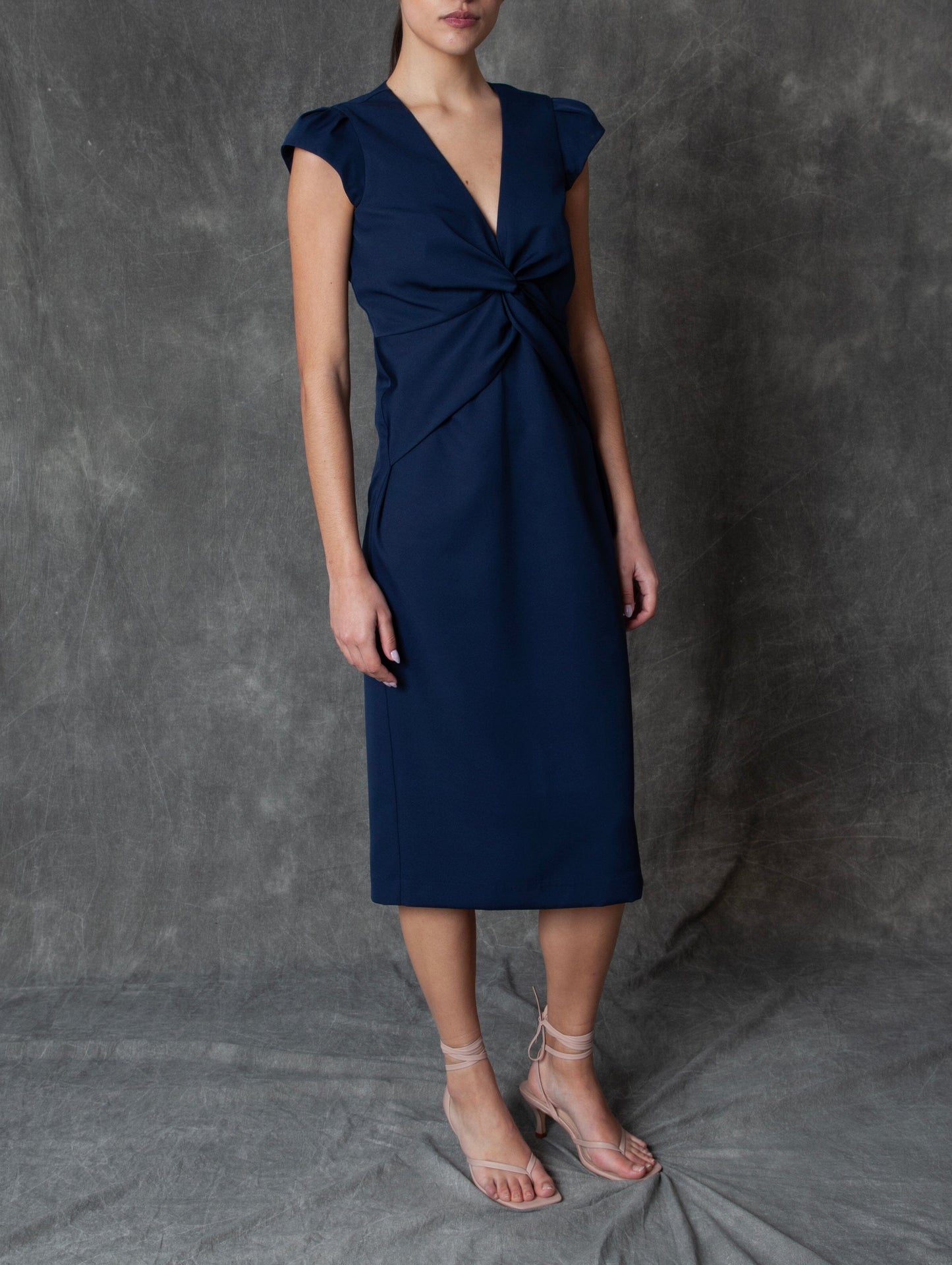 Vestido midi azul marino con drapeado central Dresses Roberto Torretta 