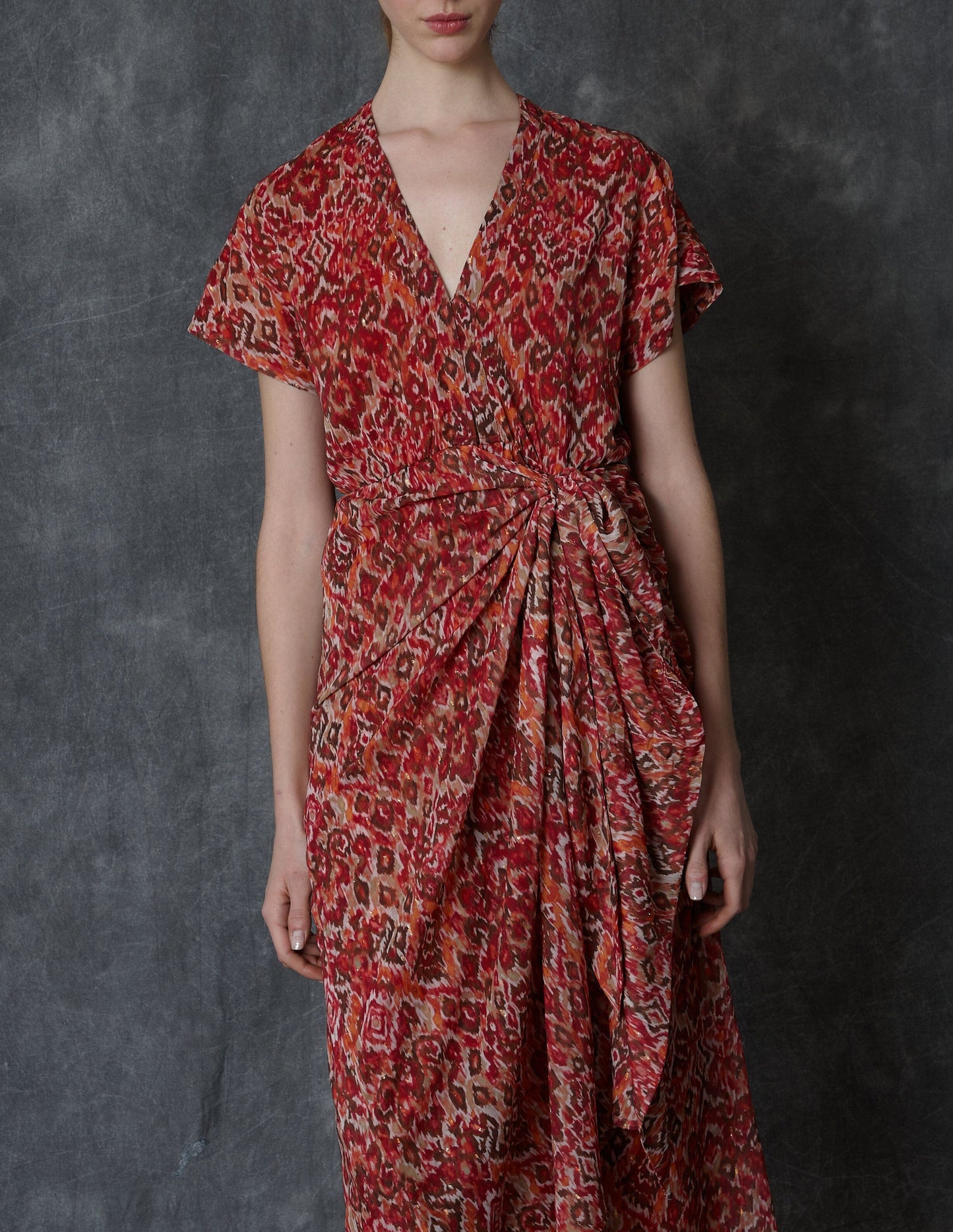 Vestido midi estampado en rojo con drapeado lateral Dresses Roberto Torretta 