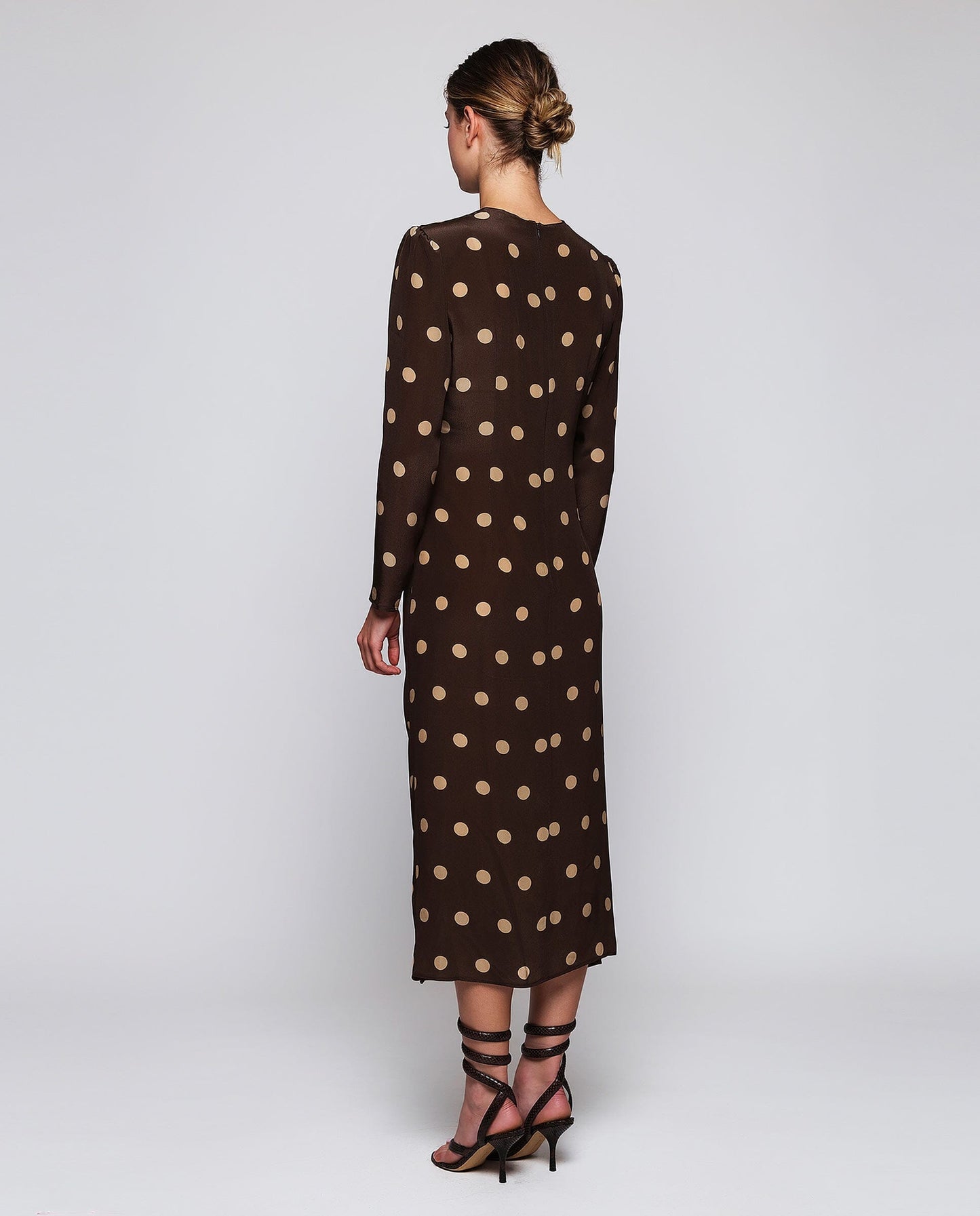 Vestido midi marrón estampado lunares camel Dresses Mirto 